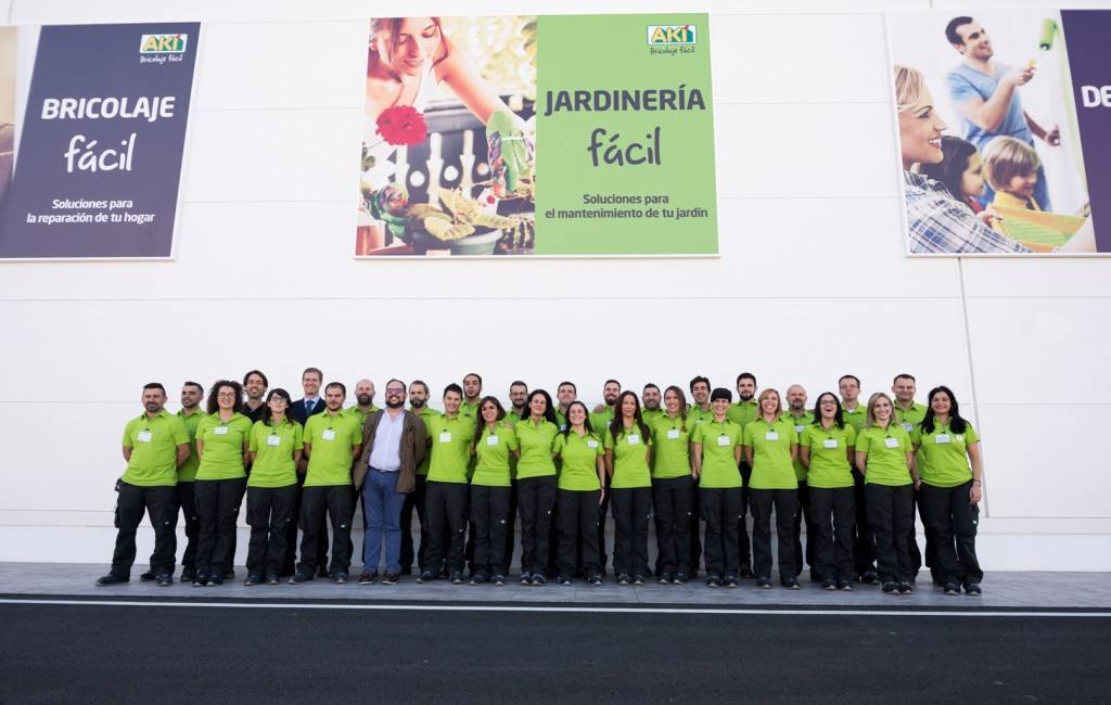 Equipo de trabajadores AKI Bricolaje