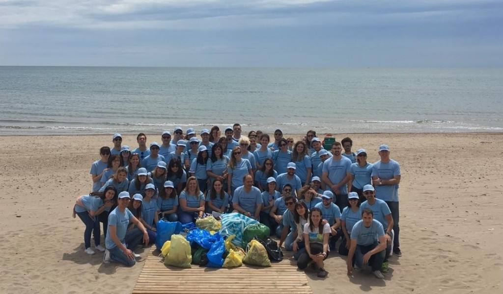 pLAYA SIN PLASTICO CARREFOUR