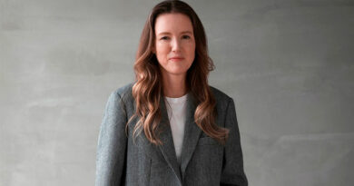 Clare Waight Keller, nueva directora creativa de Uniqlo