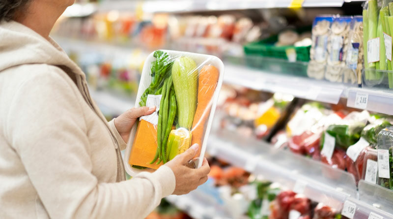 Un 44% de alimentos en supermercados, envasados con plástico innecesariamente