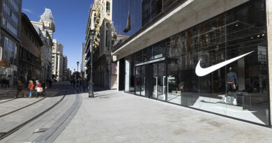 Nike aterriza en pleno centro de Zaragoza con una tienda que tiene presente a las mujeres y niñas fans del deporte