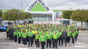 Más de 180 trabajadores fueron reubicados en otros establecimientos tras los daños causados por la DANA