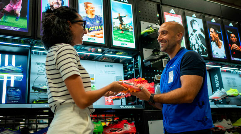 Decathlon elige el fútbol para expandir su concepto Pro Shops