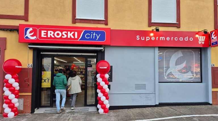 El establecimiento, bajo la enseña Eroski/City, pone el foco en el trato personalizado, la alimentación saludable y el ahorro