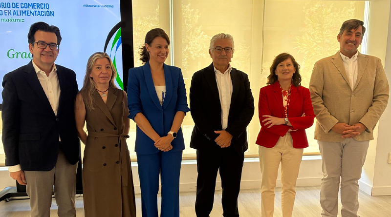 José María Bonmatí, director general de AECOC, Ignacio García Magarzo, director general de ASEDAS, María Puelles, doctora en Ciencias Económicas y Empresariales por la Universidad Complutense de Madrid, Gonzalo Moreno, profesor asociado de la Universidad Autónoma de Madrid y doctor en Marketing por la Universidad Complutense