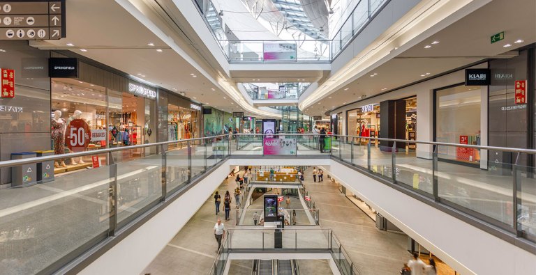 Los centros comerciales de Silicius captan un 4% más de afluencia