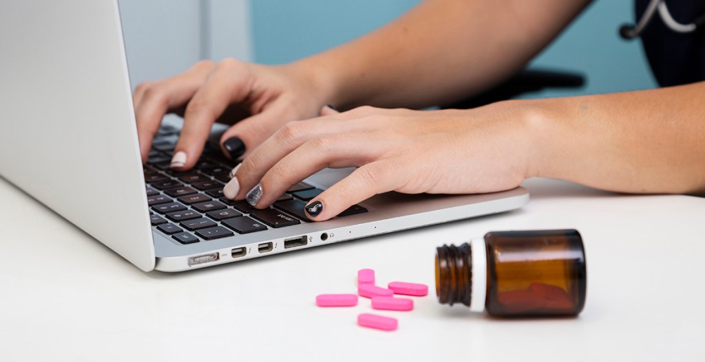 El resultado es una progresiva evolución desde la farmacia online entendida únicamente como comercio electrónico hacia plataformas que combinan la venta con otros servicios digitales
