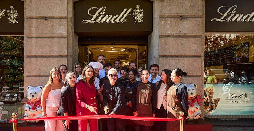 La chocolatera ha planteado el establecimiento como un nuevo concepto que combina la venta de producto con el consumo en el propio local