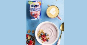 Para acompañar el lanzamiento, Alpro ha desarrollado una campaña de comunicación 360º que toma como inspiración la cultura y la mitología de Grecia