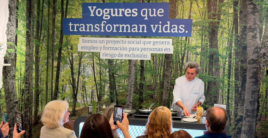 La apertura, celebrada el 26 de octubre, contó con la participación de la chef madrileña Pepa Muñoz, que protagonizó un showcooking
